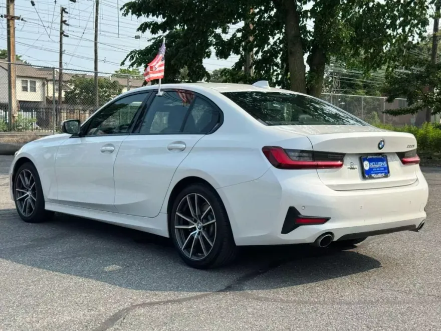 2022 Bmw 330i photo 1