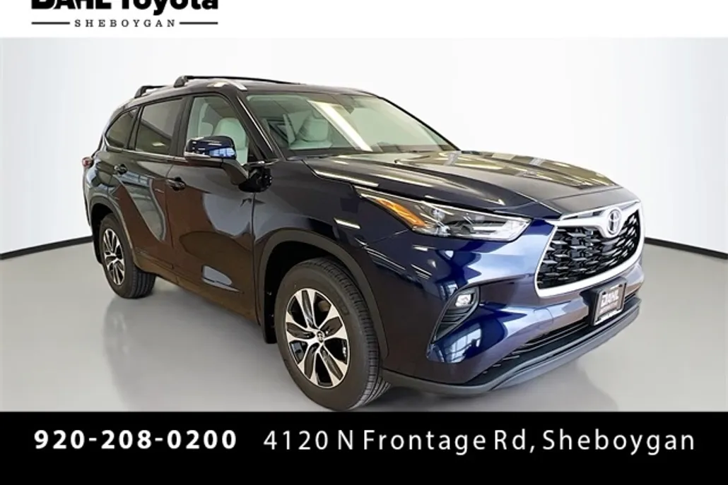 2025 Toyota Highlander XLE photo 1