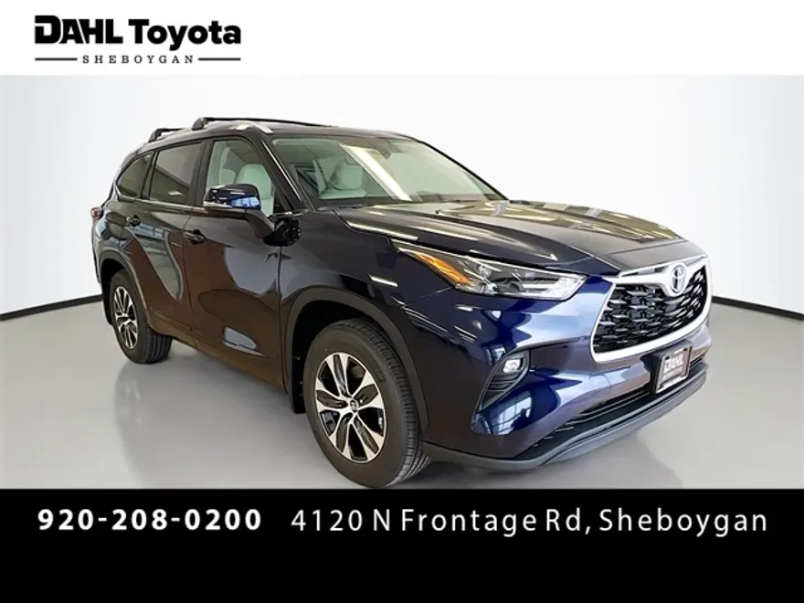 2025 Toyota Highlander XLE photo 1