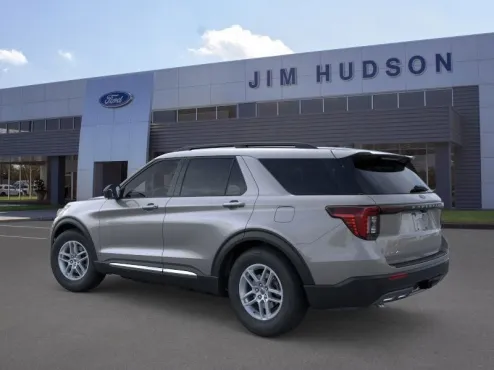 2025 Ford Explorer photo 4