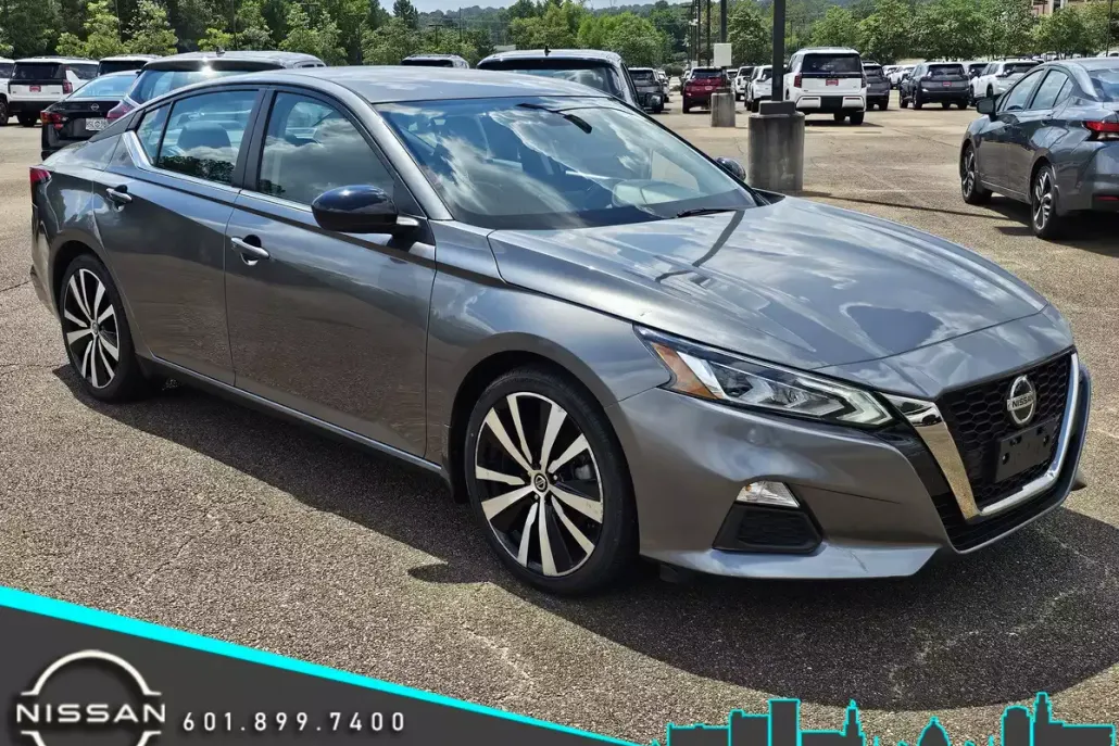 2022 Nissan Altima 2.5 SR photo 1