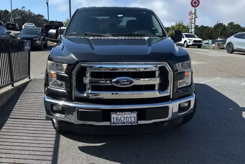 2015 Ford F-150 XLT photo 1