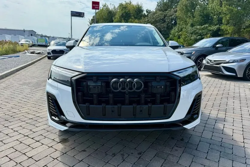 2025 Audi Q7 55 Premium Plus photo 1