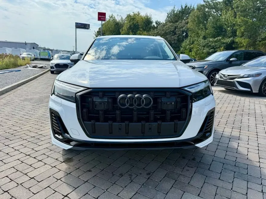 2025 Audi Q7 55 Premium Plus photo 1