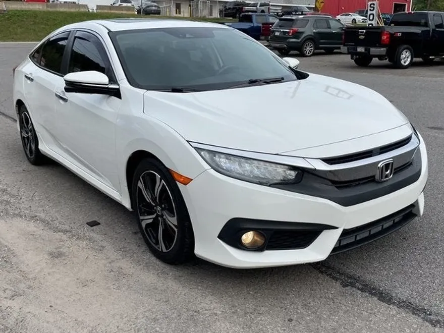2018 Honda Civic Touring photo 1
