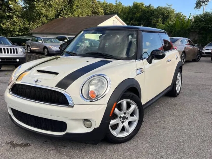 2010 Mini Cooper S 2 Door photo 1