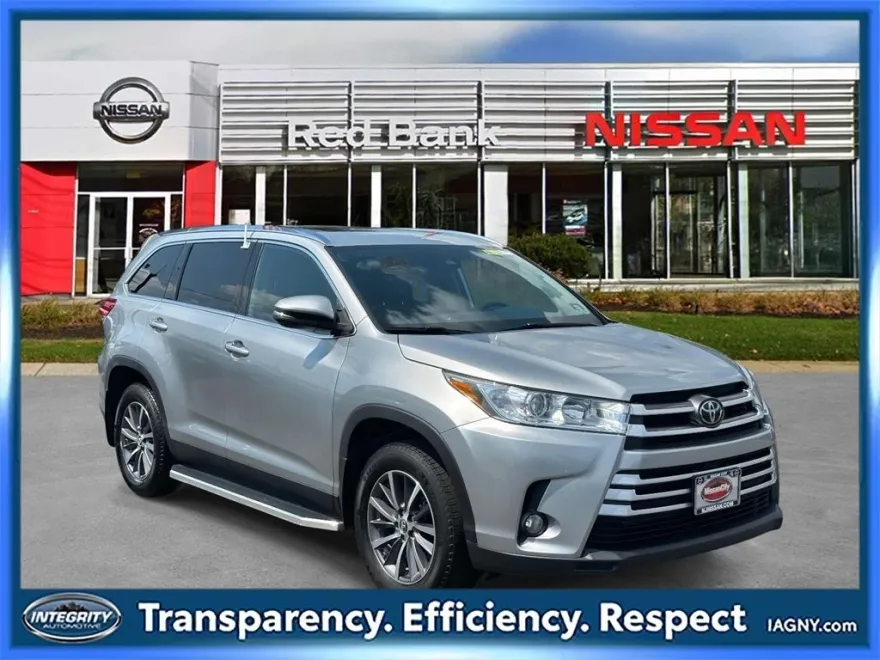 2019 Toyota Highlander XLE photo 1
