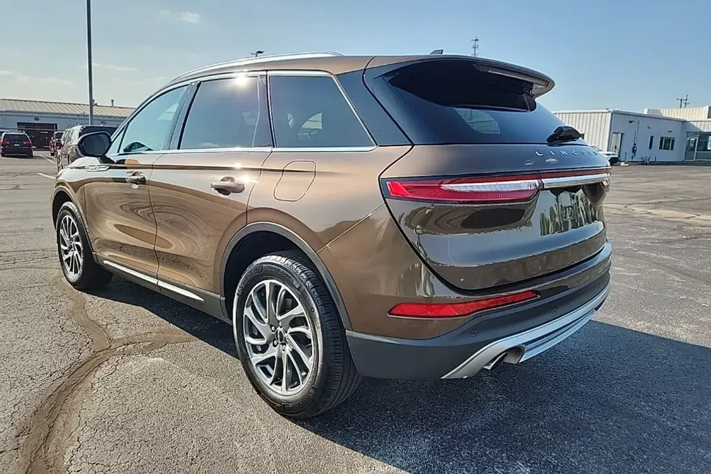 2022 Lincoln Corsair Standard photo 1