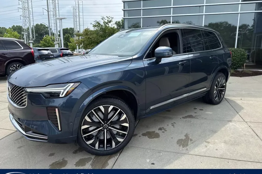 2026 Volvo XC90 Plus photo 1