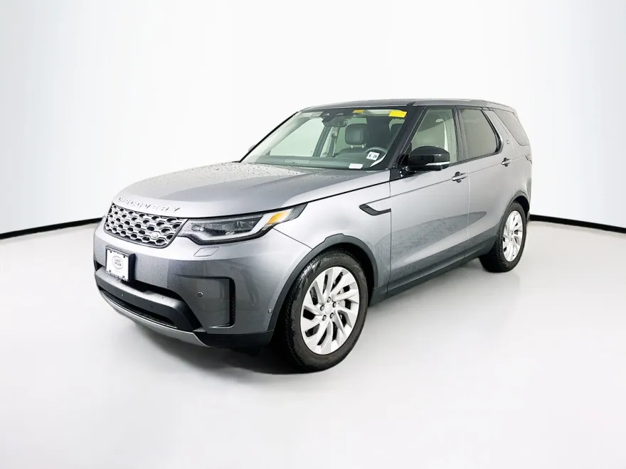 2024 Land Rover Discovery S photo 1