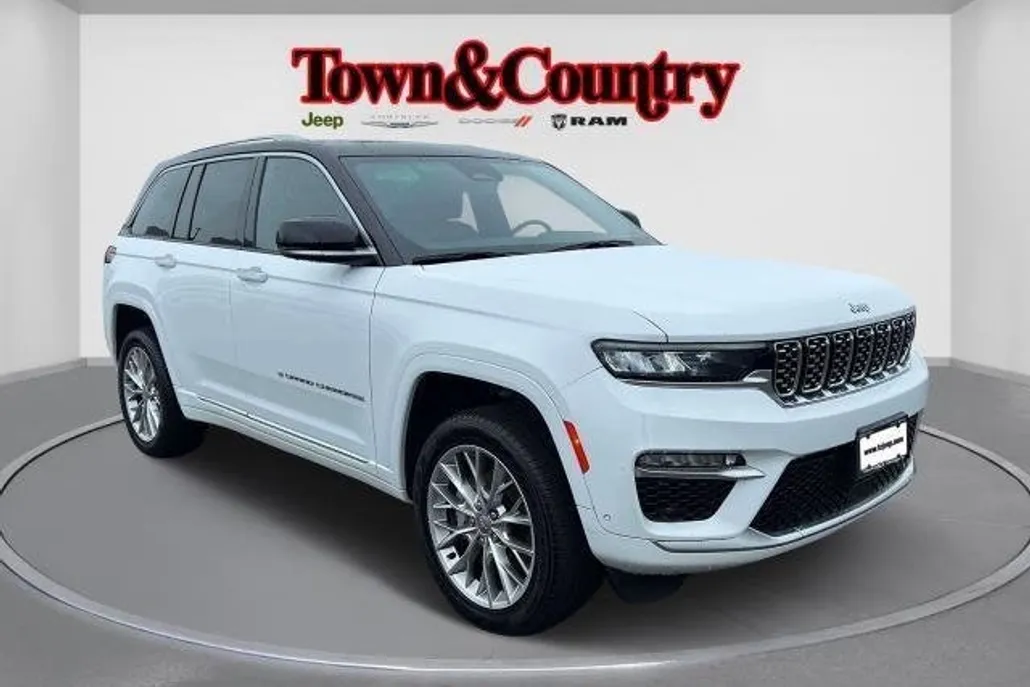 2023 Jeep Grand Cherokee Summit photo 1
