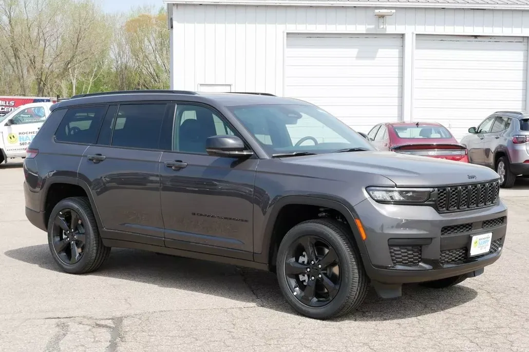 2025 Jeep Grand Cherokee Altitude X photo 1