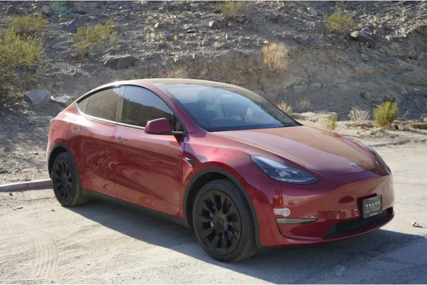 2023 Tesla Model Y Long Range photo 1