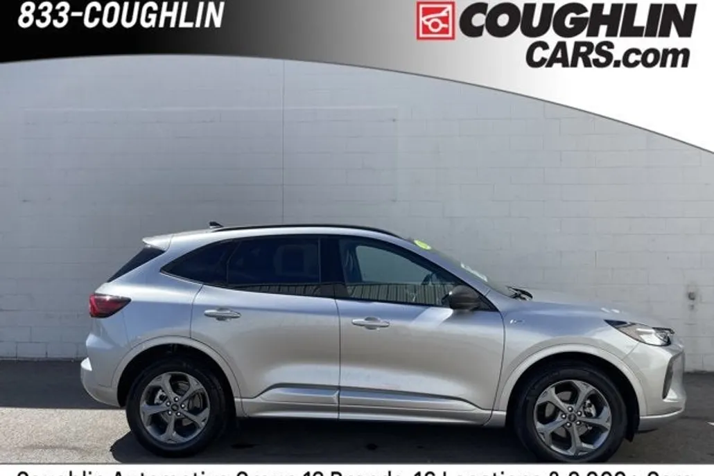 2023 Ford Escape ST-Line photo 1