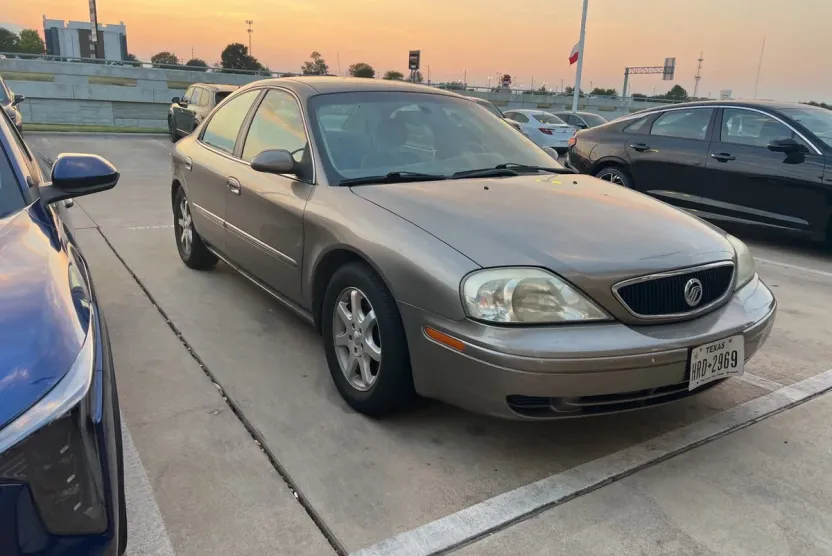 2002 Mercury Sable GS photo 1
