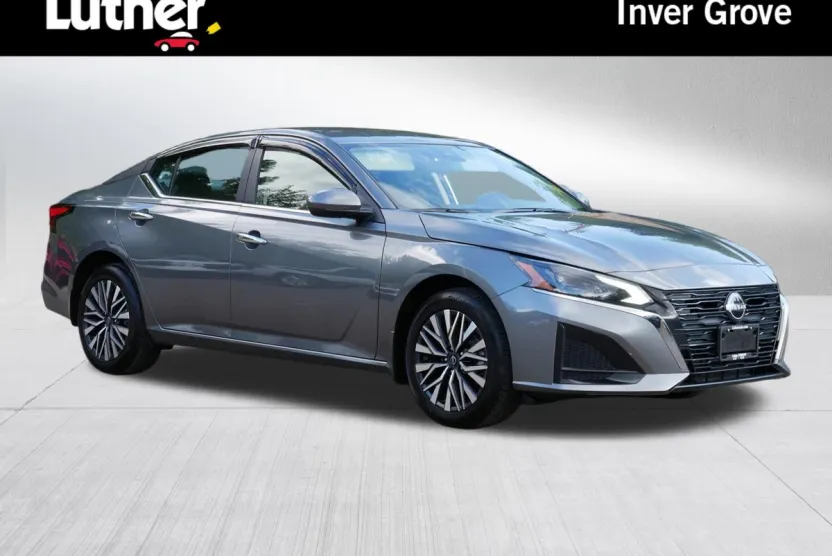 2023 Nissan Altima 2.5 SV photo 1