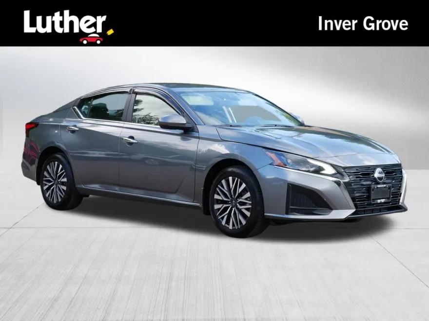 2023 Nissan Altima 2.5 SV photo 1