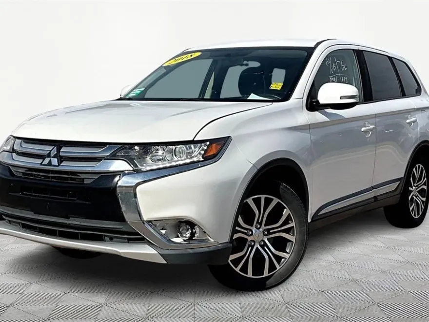 2018 Mitsubishi Outlander SE photo 1