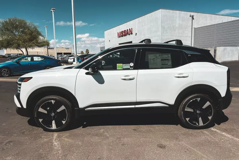 2026 Nissan Kicks SR photo 1