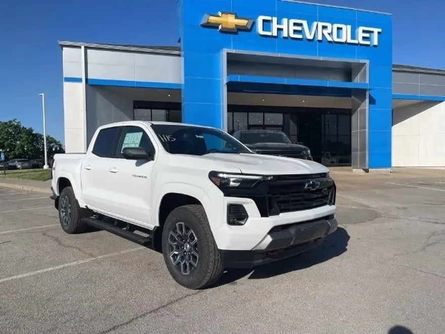 2025 Chevrolet Colorado Z71 photo 1