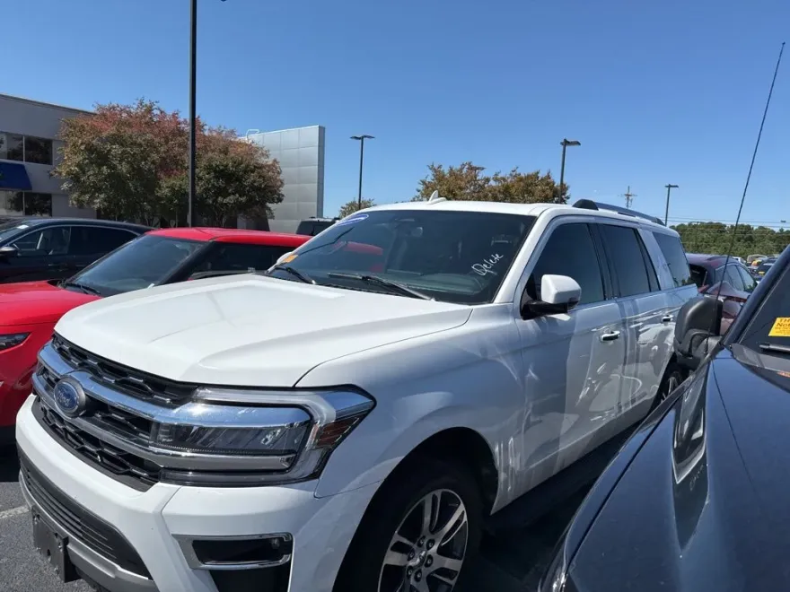 2024 Ford Expedition Limited photo 1