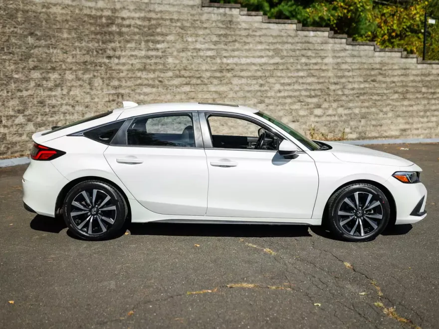2022 Honda Civic EX-L Hatchback photo 1