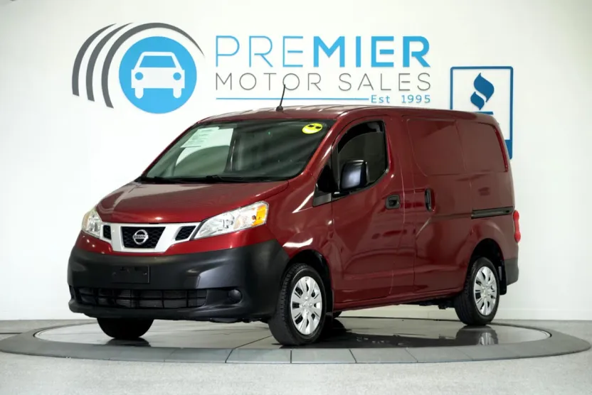 2015 Nissan NV200 SV photo 1
