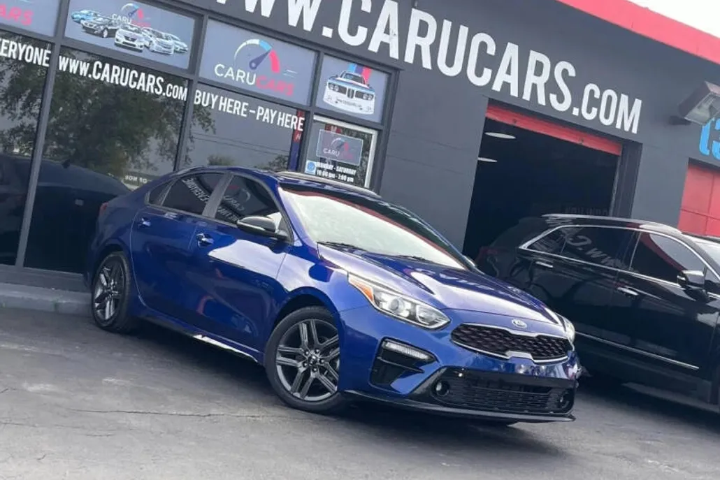 2020 Kia Forte GT-Line photo 1