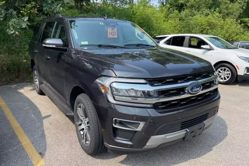 2024 Ford Expedition Limited photo 1