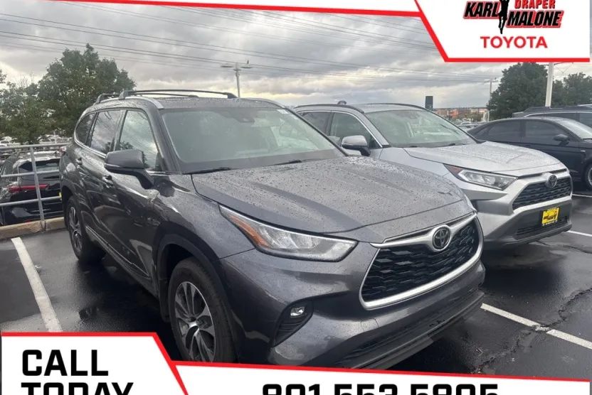 2020 Toyota Highlander XLE photo 1