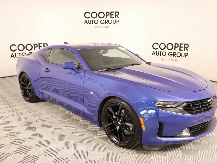 2020 Chevrolet Camaro 1LT photo 1