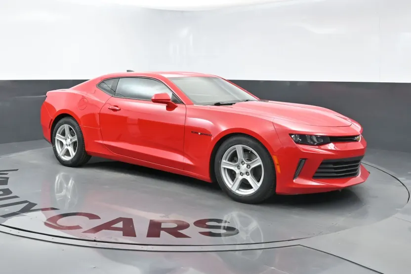 2016 Chevrolet Camaro 1LT photo 1