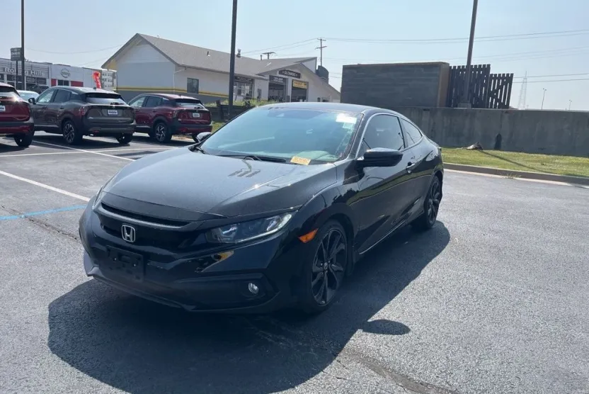 2019 Honda Civic Sport photo 1