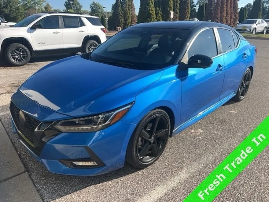 2022 Nissan Sentra SR photo 1