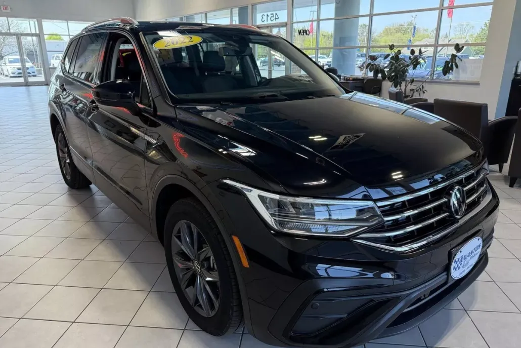 2022 Volkswagen Tiguan SE photo 1