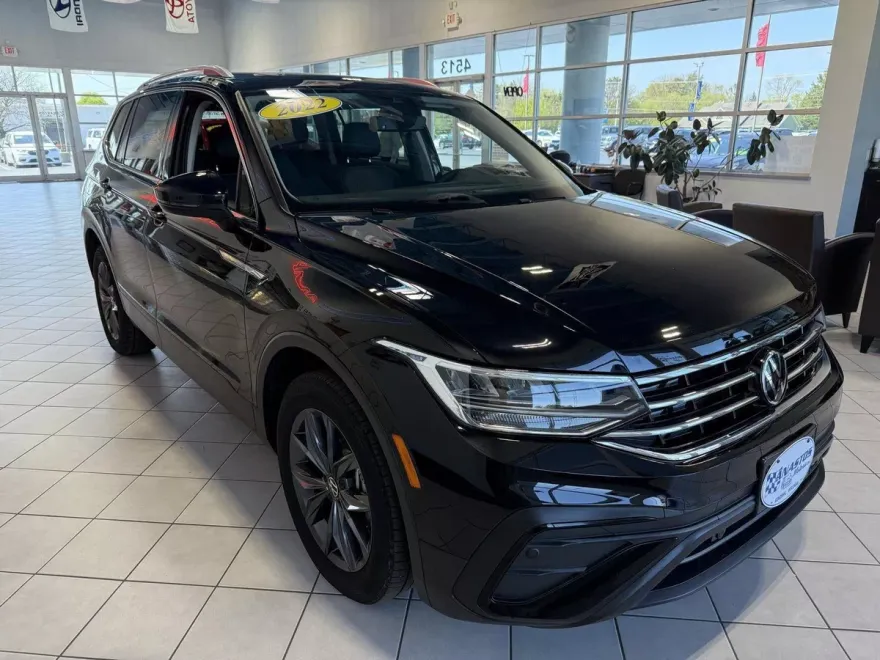 2022 Volkswagen Tiguan SE photo 1