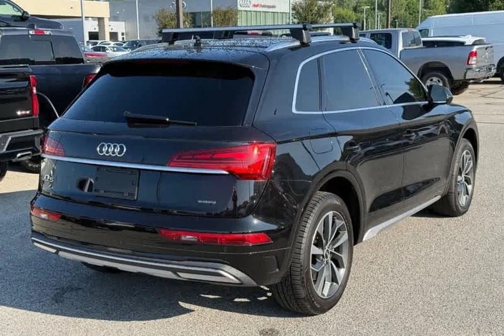 2021 Audi Q5 45 Premium photo 1