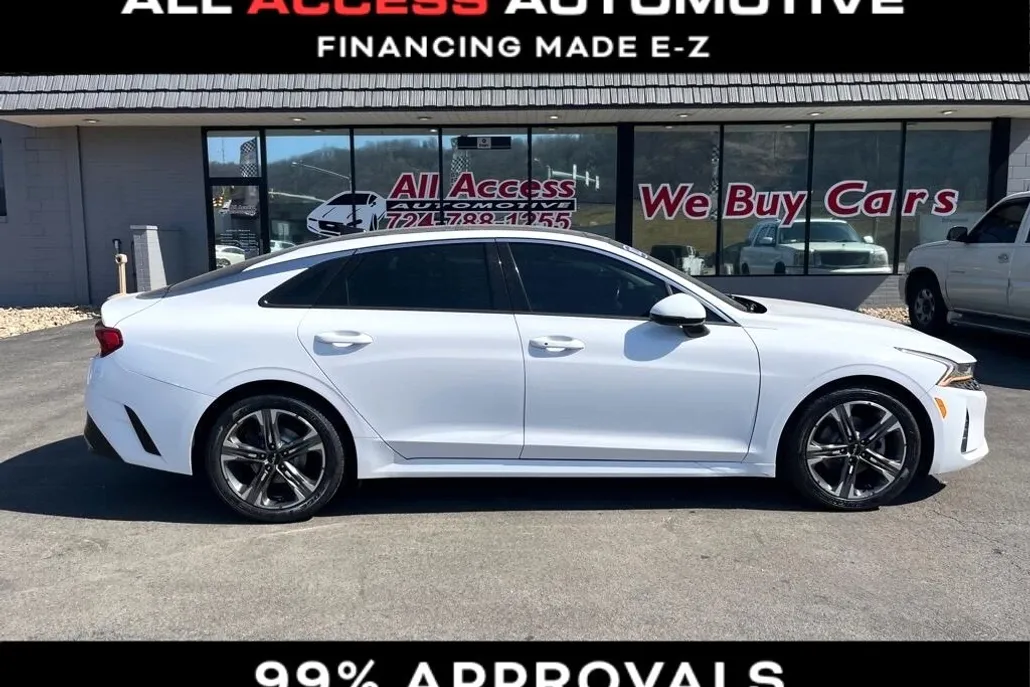 2022 Kia K5 EX photo 1