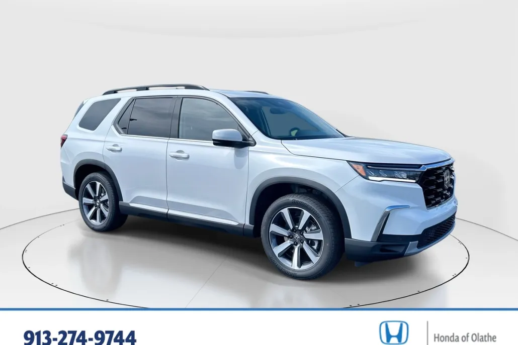 2025 Honda Pilot Touring photo 1