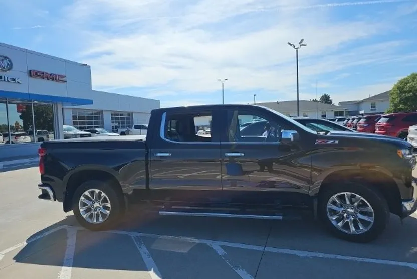 2020 Chevrolet Silverado 1500 LTZ photo 1