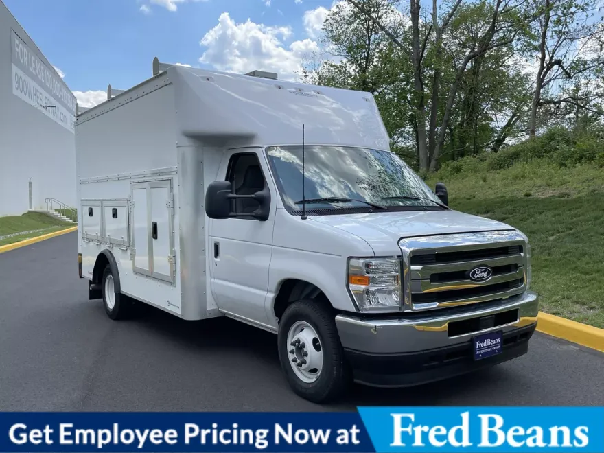 2026 Ford E-350 Base photo 1