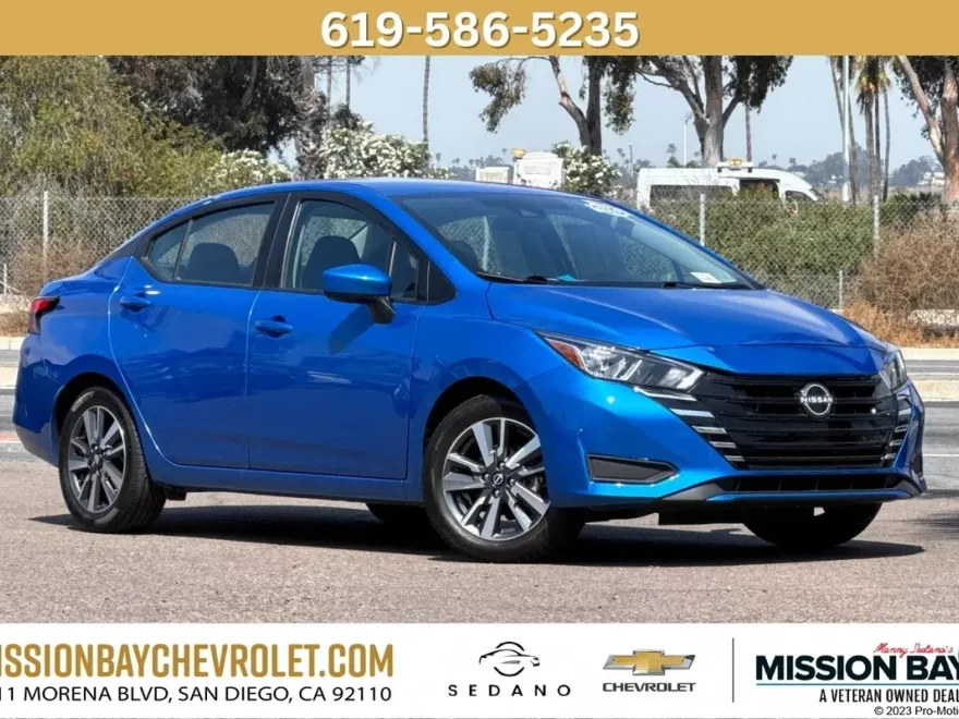 2023 Nissan Versa 1.6 SV photo 1