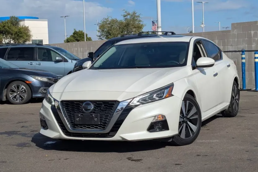 2019 Nissan Altima 2.5 SV photo 1