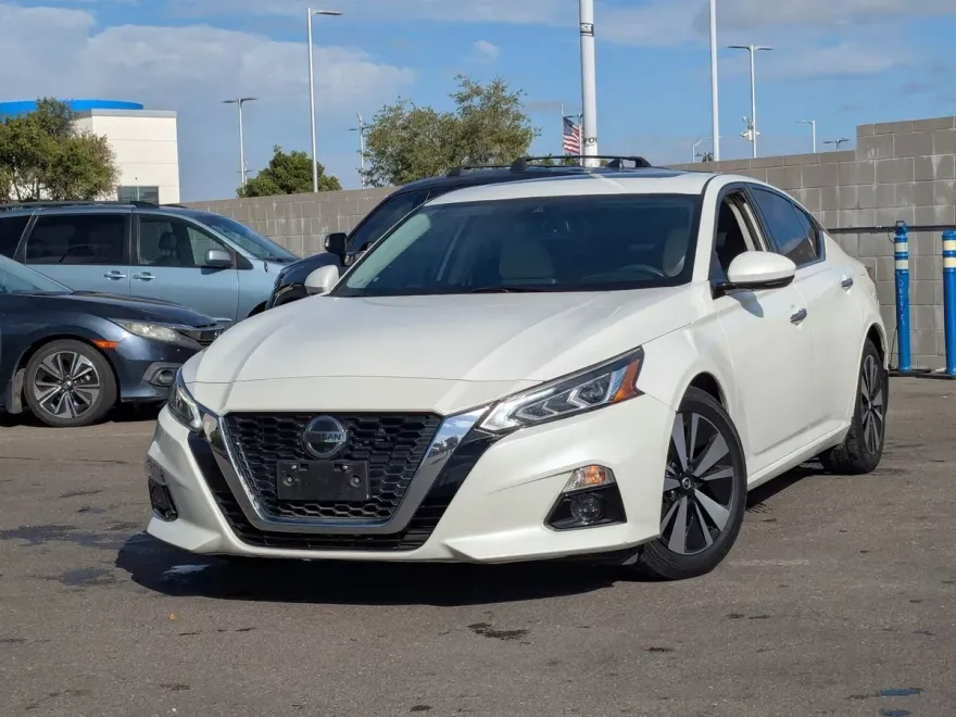 2019 Nissan Altima 2.5 SV photo 1