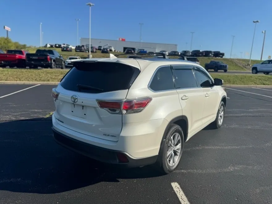 2015 Toyota Highlander XLE photo 1