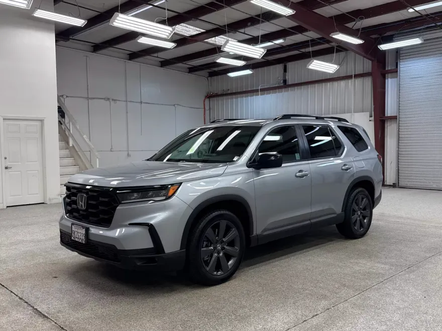 2024 Honda Pilot Sport photo 1