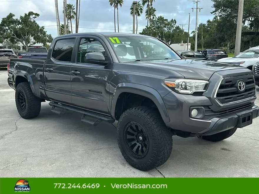 2017 Toyota Tacoma SR5 TRD Sport photo 1
