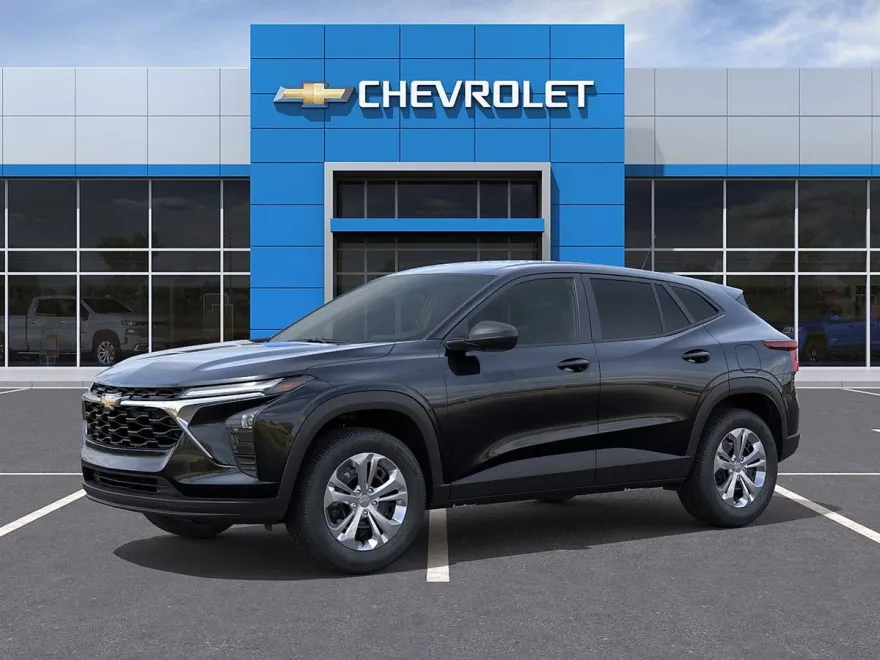 2025 Chevrolet Trax LS photo 1