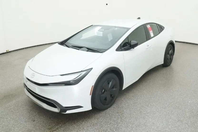 2026 Toyota Prius Plug-in Hybrid SE photo 1