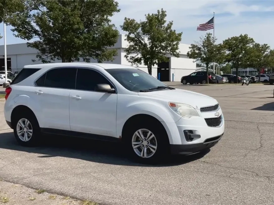 2015 Chevrolet Equinox LS photo 1